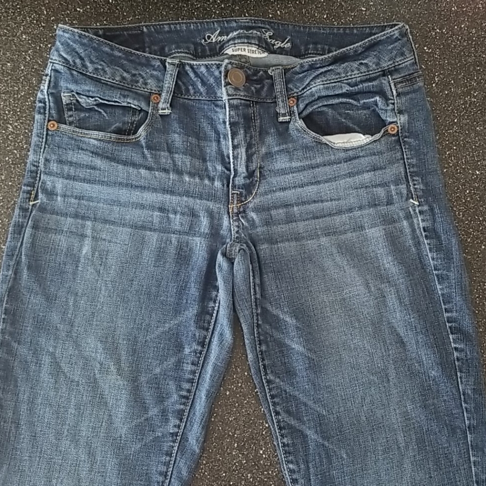Women's American Eagle Outfitters Jeans.